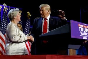 trump-defende-chefe-de-gabinete-que-o-comparou-com-alcoolatra