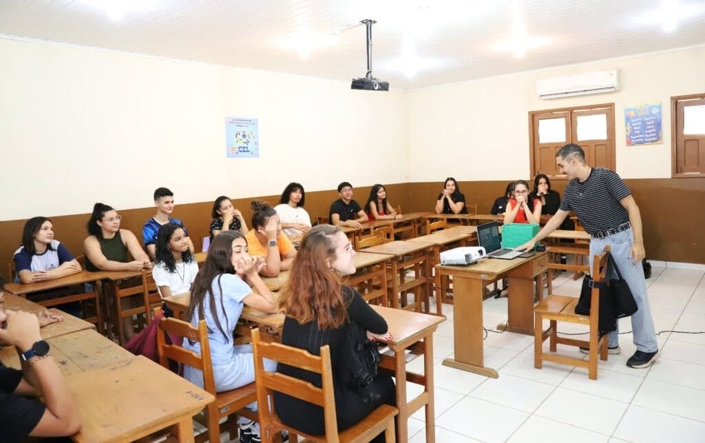 Centro de Estudo de Línguas abre vagas remanescentes.