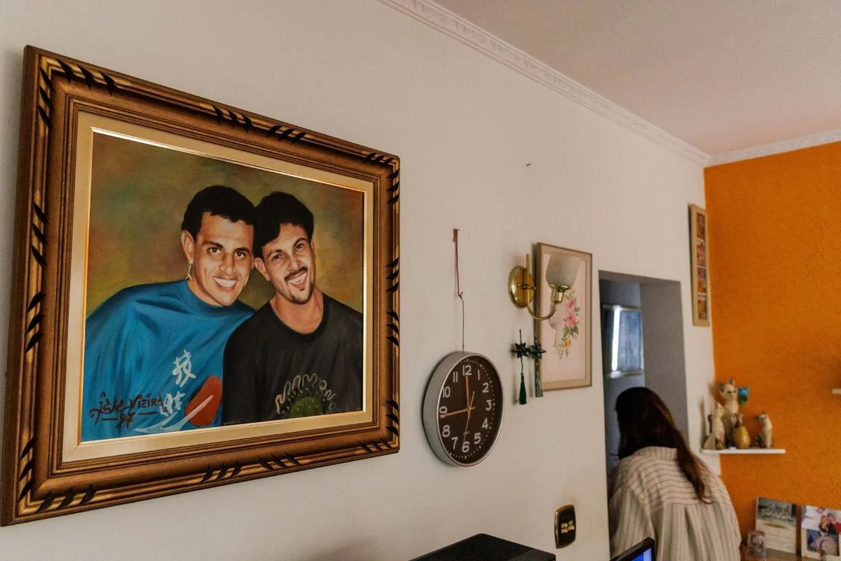 Parede da casa de Ito Reoli, onde Sérgio e Samuel, dos Mamonas, cresceram