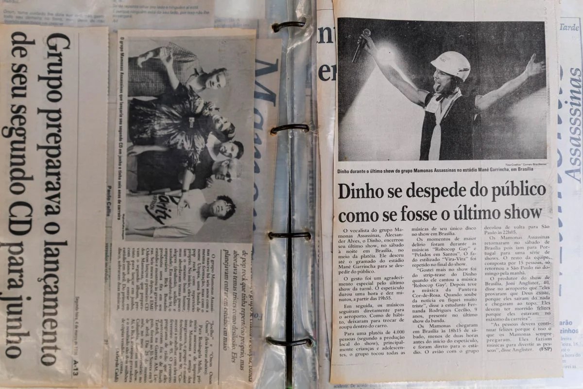 Matérias de jornal publicadas após acidente aéreo que vitimou todos os integrantes dos Mamonas Assassinas