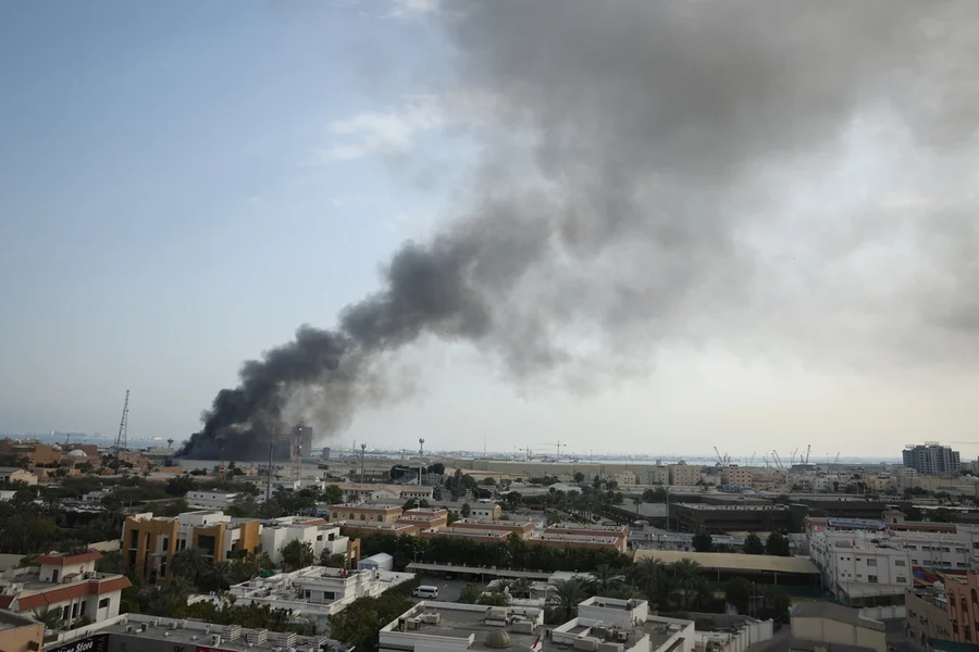 Irã afirma ter lançado ataque com mísseis contra base militar dos Estados Unidos na Arábia Saudita