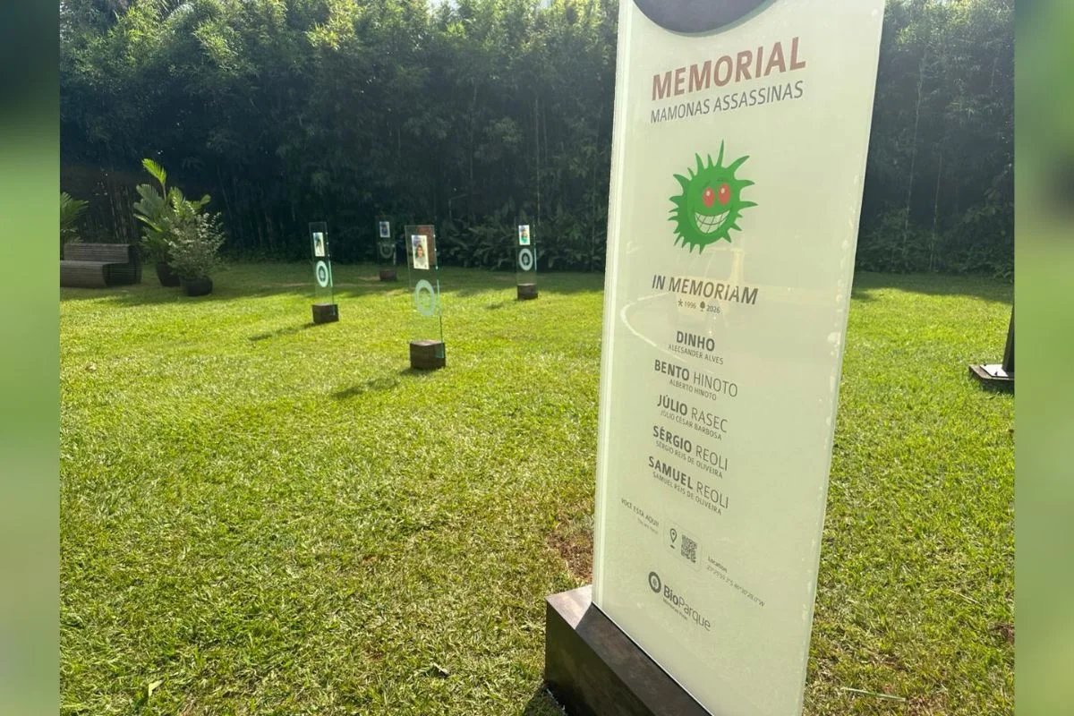 Memorial permanente em homenagem aos Mamonas Asssassinas no Jardim BioParque do Cemitério e Crematório Primaveras, em Guarulhos