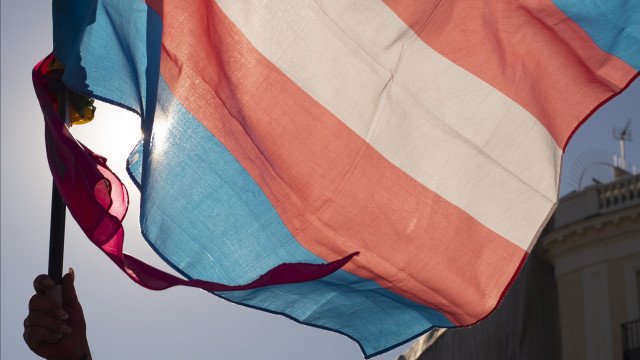 COI proíbe atletas trans de disputarem categoria feminina nas Olimpíadas