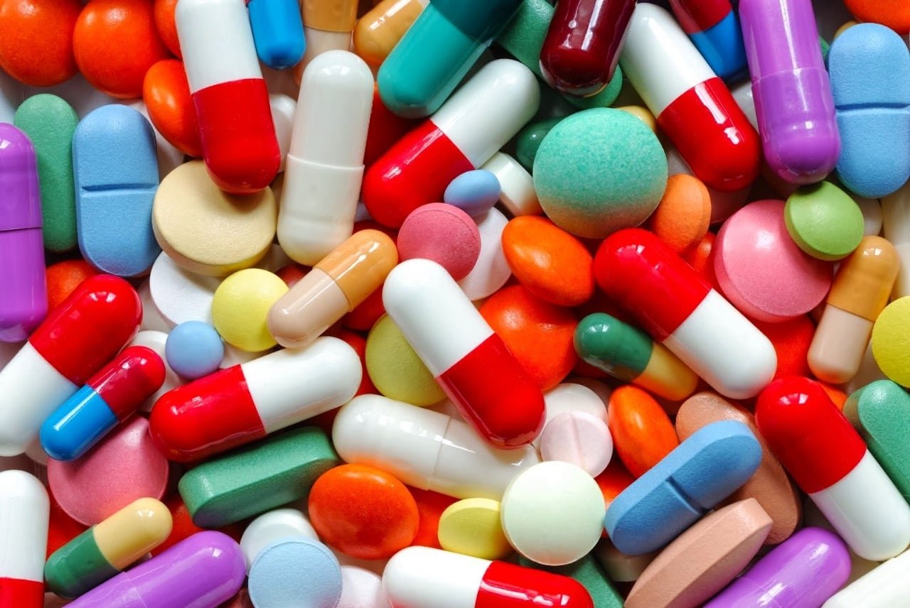 O cenário das compras do dia a dia no Brasil está prestes a mudar. O presidente Luiz Inácio Lula da Silva (PT) sancionou a lei que permite que supermercados comercializem medicamentos em suas dependências.