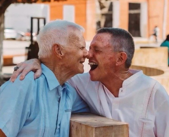 Após 36 anos juntos, casal faz primeiro ensaio e emociona