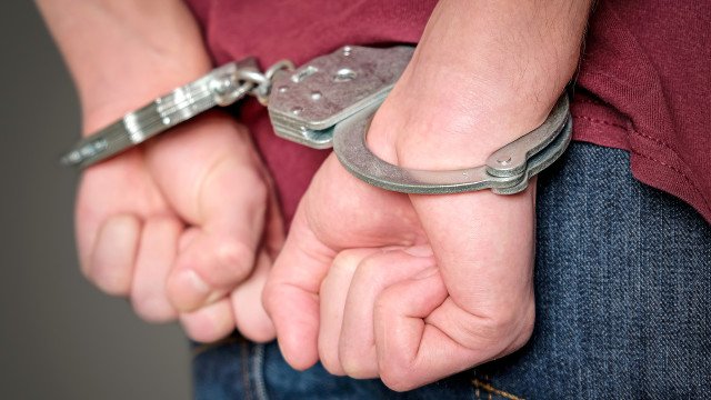 Ex-deputado é preso sob suspeita de facilitar fuga de líder de facção na Bahia