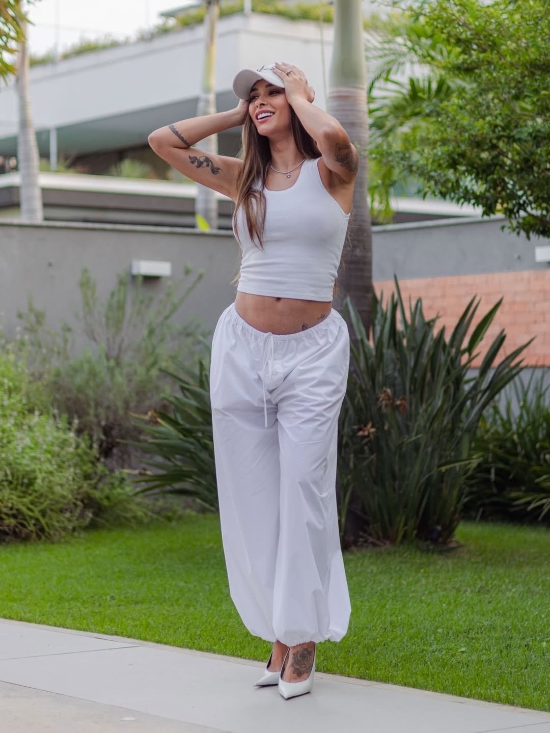 Reprodução: Instagram/@tainamilitao Reprodução: Instagram/@tainamilitao