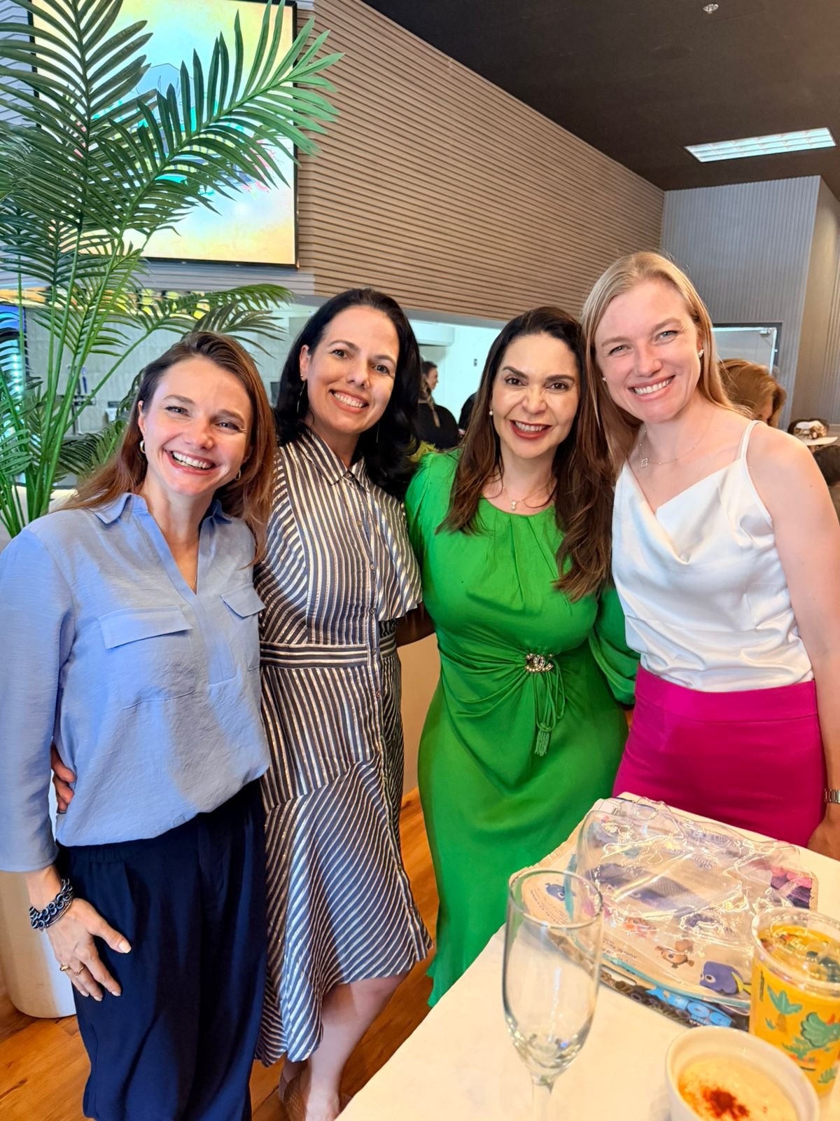 Zilu Camargo inaugurou oficialmente neste sábado, em Orlando, o restaurante Cuca Libre, novo empreendimento gastronômico voltado para o público brasileiro e latino que vive ou visita a Flórida / Divulgação Zilu Camargo inaugurou oficialmente neste sábado, em Orlando, o restaurante Cuca Libre, novo empreendimento gastronômico voltado para o público brasileiro e latino que vive ou visita a Flórida / Divulgação