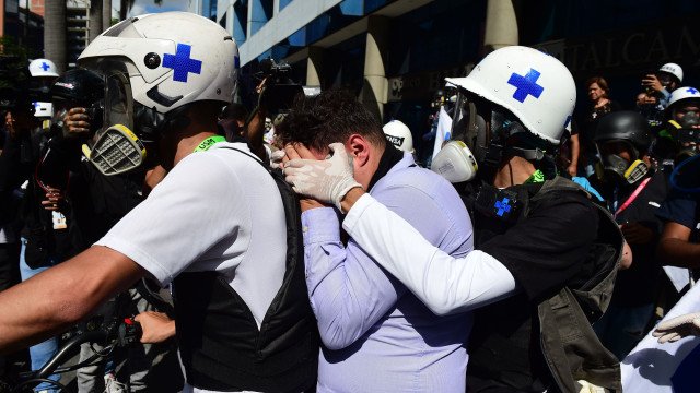 Número de mortos por terremoto na Venezuela se aproxima de 1.500