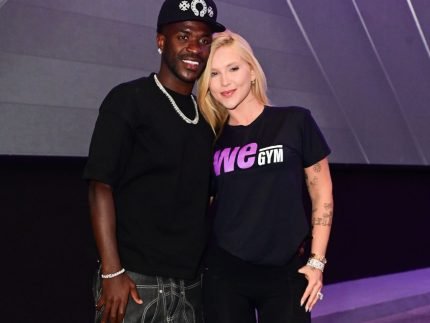 Virginia Fonseca e Vini Jr. na inauguração da academia dela em Goiânia