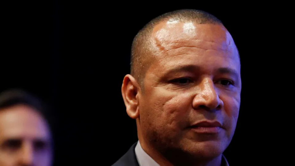Pai nega aposentadoria de Neymar na seleção e diz que