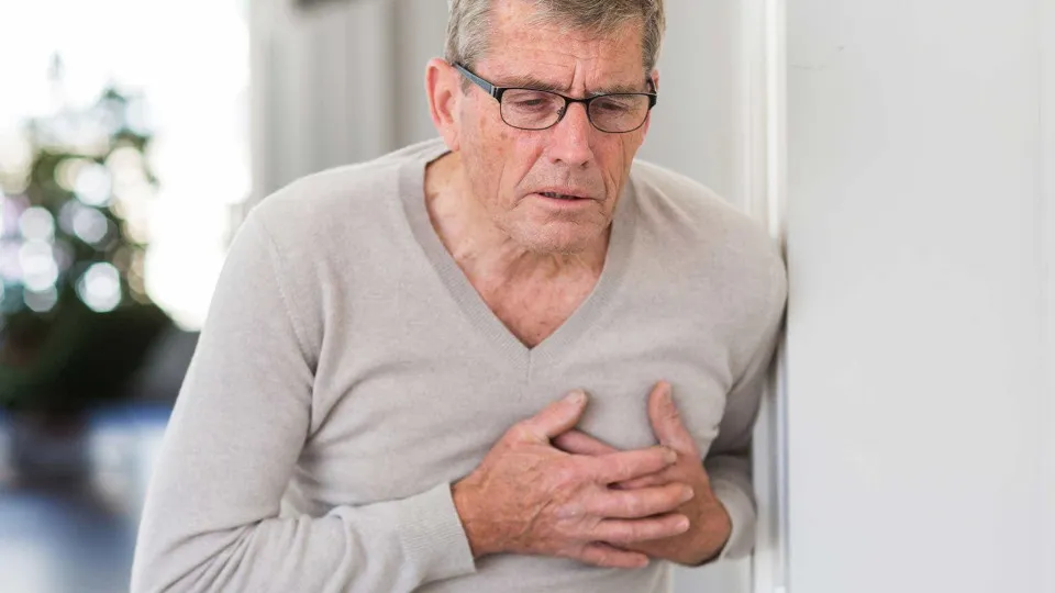 Casos de AVC e infarto podem aumentar até 30% durante o inverno