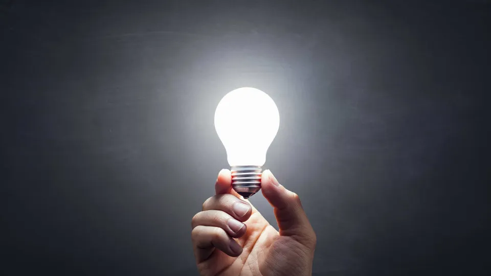 Decreto do mercado livre de energia vem em meio a crise no setor, e segurança vira desafio