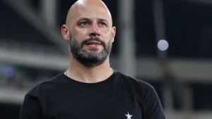 Botafogo demite Franclim Carvalho após sequência de resultados ruins