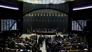 Congresso vota nesta semana fim da escala 6x1 e