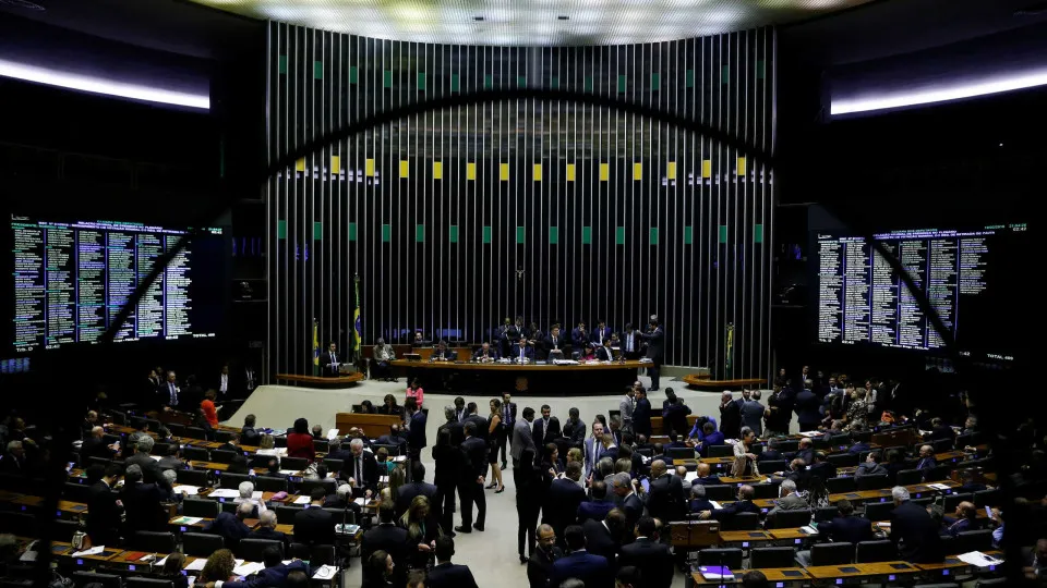Congresso vota nesta semana fim da escala 6x1 e