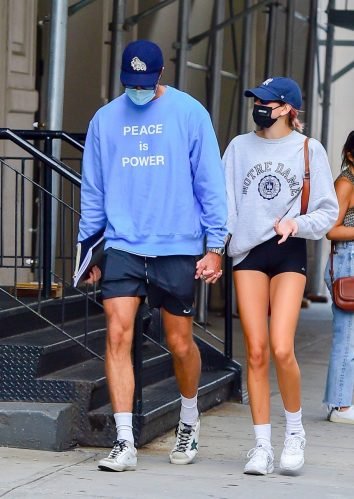 Kaia Gerber e Jacob Elordi tentam manter o relacionamento discreto. (Foto: Raymond Hall/GC Images/Getty Images)