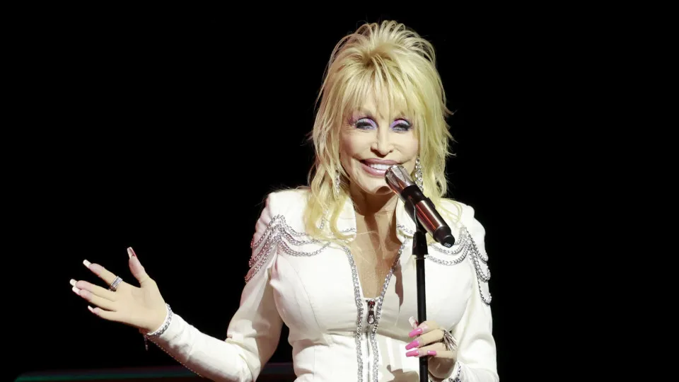 Revelada a causa da morte de Dolly Parton em comunicado da sua equipe