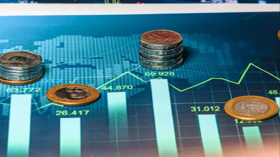Bolsa dispara mais de 3% com pesquisa Quaest e tensão no Oriente Médio; dólar recua