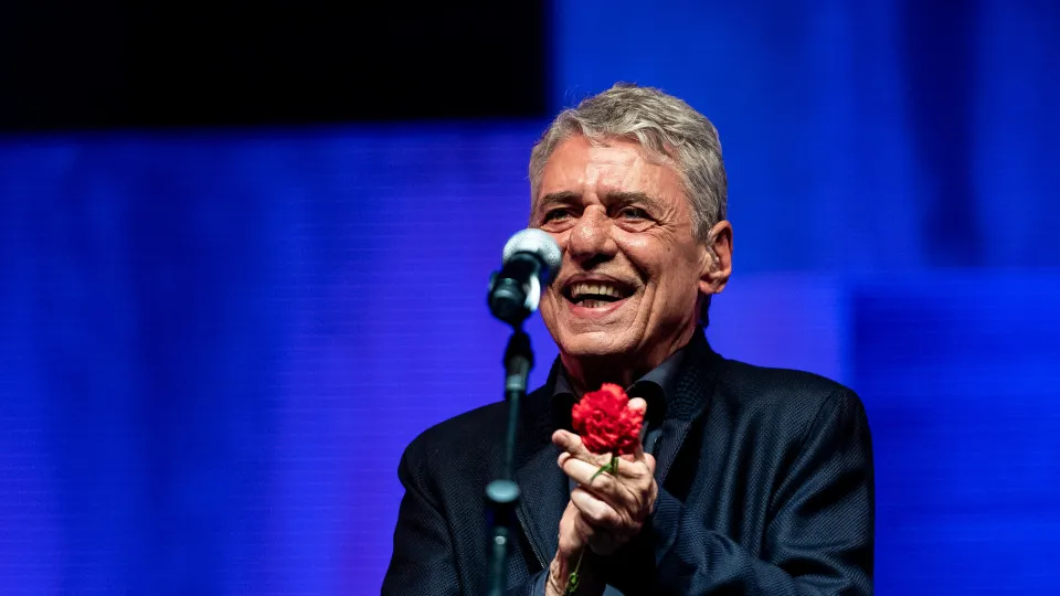 Teste de DNA nega que Chico Buarque seja pai de homem carioca de 64 anos