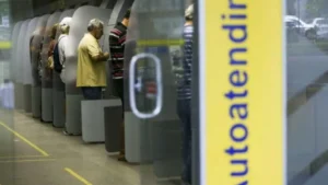 Bancários do BB encerram greve; Caixa segue parada