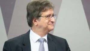 Gonet admite encontro com Vorcaro em Londres, mas diz que não é amigo do banqueiro