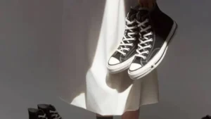 Converse remove anúncio do All Star após ser acusada de fazer associação à Ku Klux Klan