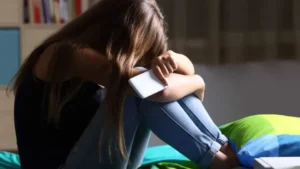 Saiba reconhecer sinais de alerta para suicídio em crianças e adolescentes