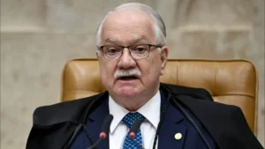 Fachin derruba decisões sobre PF e tira Fake News de Moraes