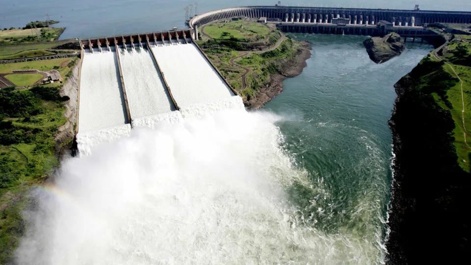 Itaipu alerta para alta do rio Paraná e impacto no lado brasileiro da usina