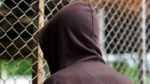 Justiça interna adolescente de 13 anos que baleou colega de 14 na cabeça com arma do pai em SC