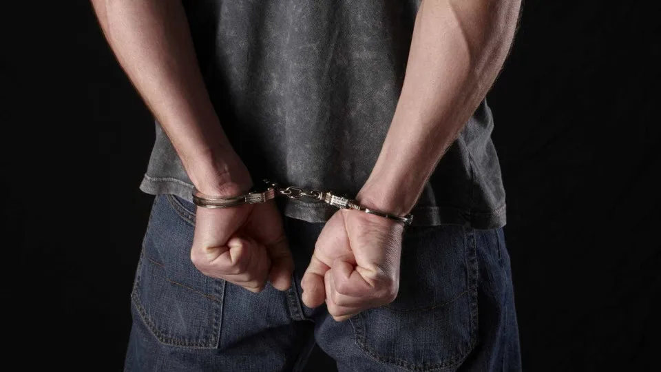 Funcionário público é preso por vender crianças para abusos sexuais no RJ