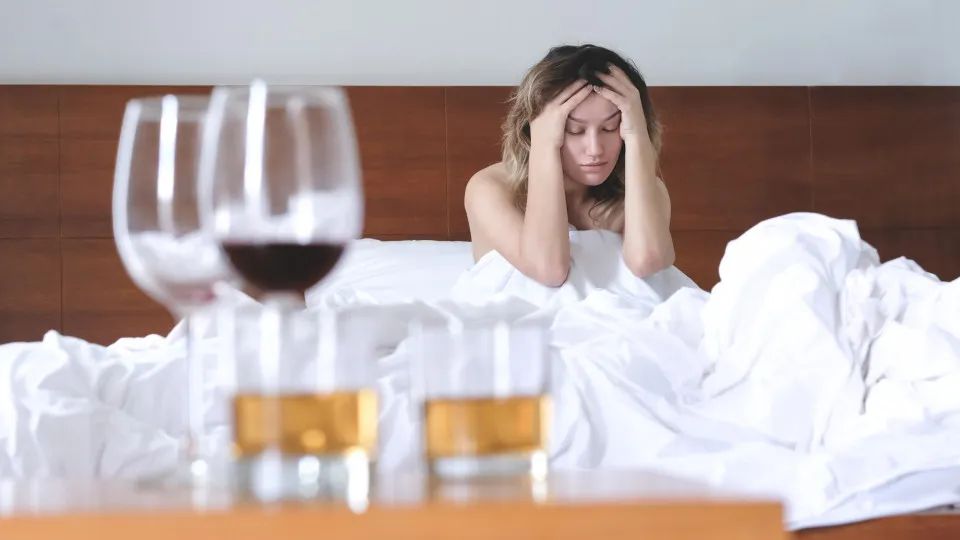 Estas bebidas alcoólicas provocam as piores ressacas, diz especialista