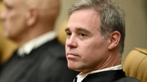 Mendonça diz que Flávio e Lula podem divulgar sigilos