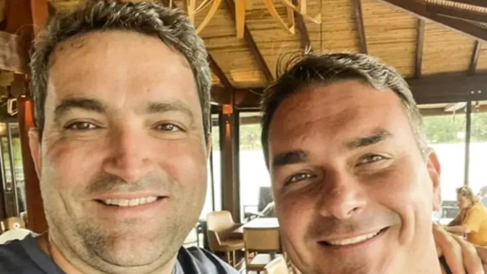 Entenda em cinco pontos a ligação entre Willer Tomaz e Flávio Bolsonaro