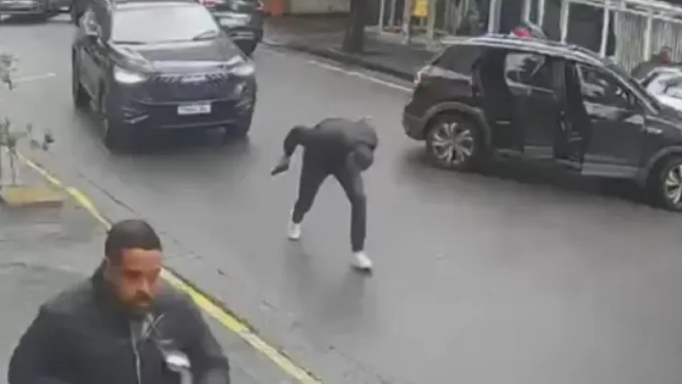 Troca de tiros após tentativa de invasão a condomínio deixa um morto em SP