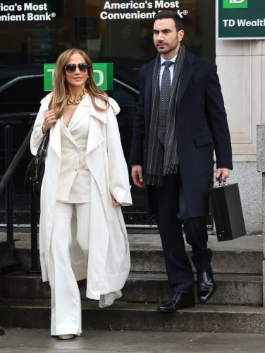 Jennifer Lopez e Brett Goldstein