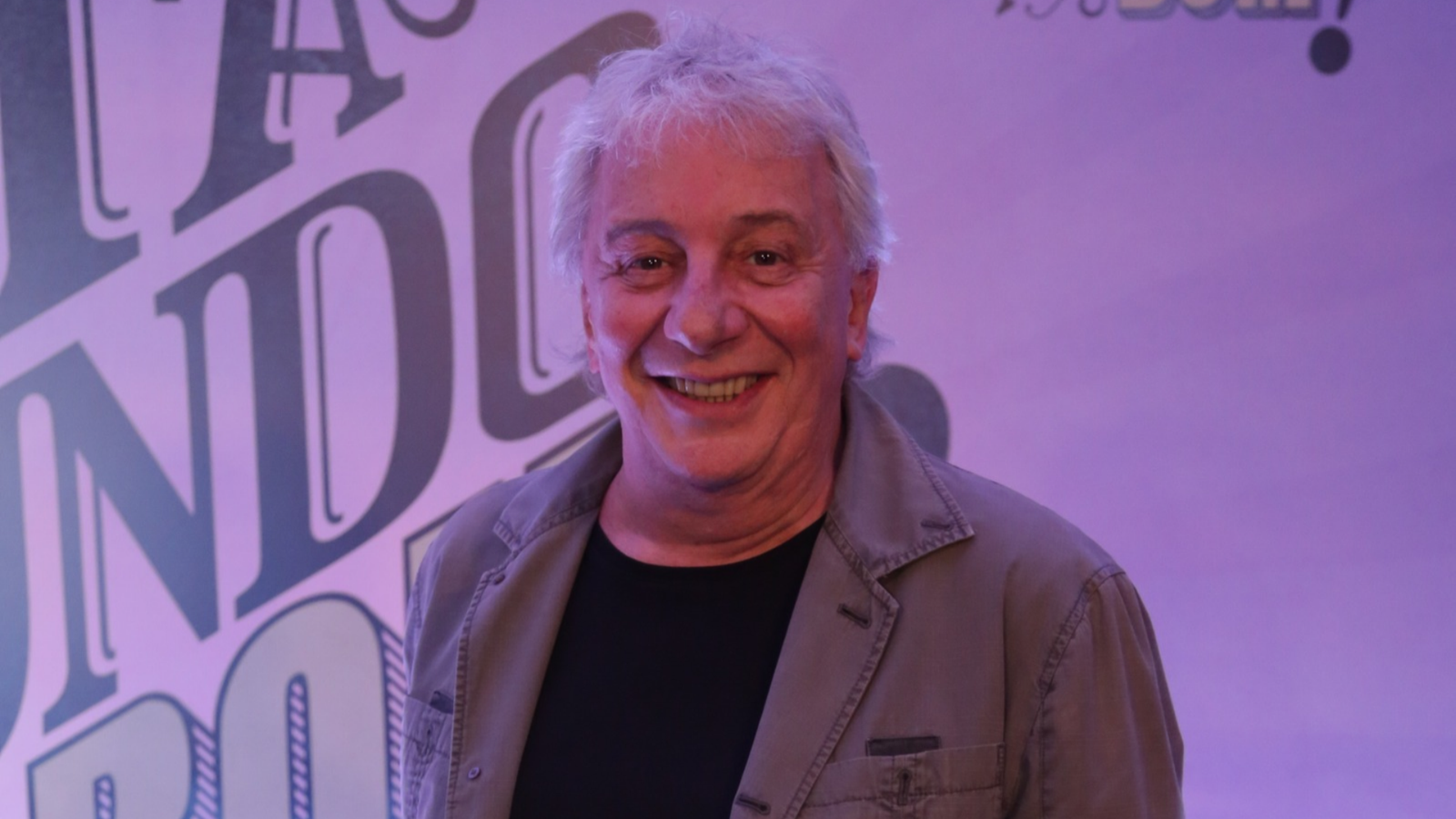 Marco Nanini é vaiado após interromper peça e pedir retirada de intérprete de Libras em teatro no RS (Globo/Paulo Belote)