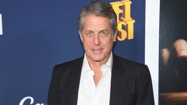 Hugh Grant era a escolha de Chuck Lorre para a série "Two And a Half Man".