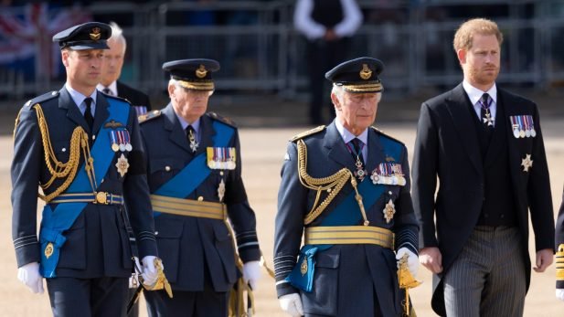 Príncipe Harry disse estar disposto a fazer as pazes com o rei Charles III e o príncipe William