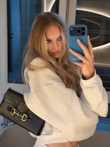 Romee Strijd desabafou sobre a rejeição para o Victoria's Secret Fashion Show 2026 (Foto: Reprodução/INstagram)