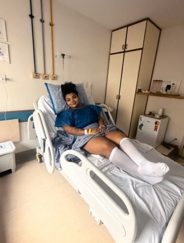 Flora Cruz fez uma publicação nas redes sociais após a cirurgia (Foto: Reprodução/Instagram)
