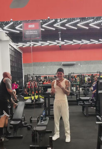 Zé Vaqueiro adotou rotina saudável e diminuiu o álcool (Foto: Reprodução/Instagram)